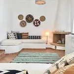 Kiko Villa